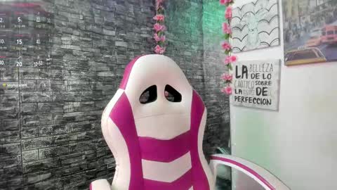 Snapshot of karoll__sex chatting on October 25, 12:34 pm KAROLL online show from October 25, 12:34 pm