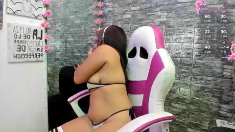 Snapshot of karoll__sex chatting on November 22, 12:26 pm KAROLL online show from November 22, 12:26 pm