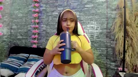 Snapshot of karoll__sex chatting on November 25, 12:16 pm KAROLL online show from November 25, 12:16 pm