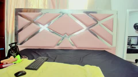 karolstark online show from March 26, 1:17 pm