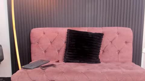 karolwest_ online show from February 2, 11:20 am