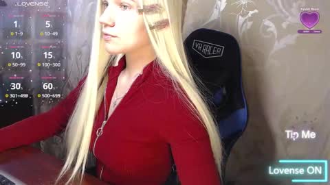 Caroline Fox online show from March 5, 11:39 am