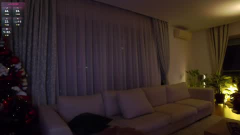 Snapshot of karrin chatting on December 8, 8:15 pm K online show from December 8, 8:15 pm