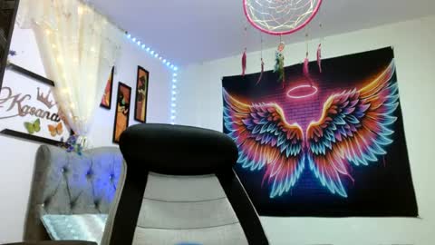 Snapshot of kasandra_314 chatting on June 19, 2:05 am kasandra online show from June 19, 2:05 am