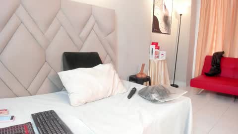 kasandra gomez online show from February 20, 12:49 pm