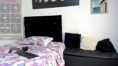 Snapshot of kassandra11_ chatting on May 28, 9:45 pm Kassandra online show from May 28, 9:45 pm
