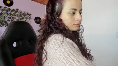 Snapshot of kassandra_james chatting on December 17, 1:05 pm kassandra james online show from December 17, 1:05 pm