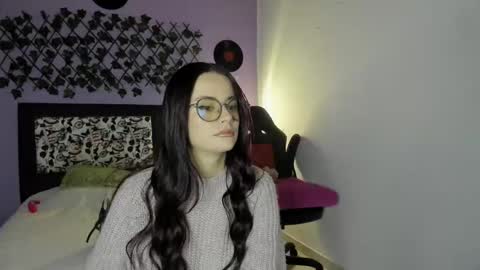 Snapshot of kassandra_james chatting on January 4, 11:00 am kassandra james online show from January 4, 11:00 am