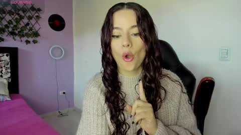 Snapshot of kassandra_james chatting on January 20, 11:35 am kassandra james online show from January 20, 11:35 am