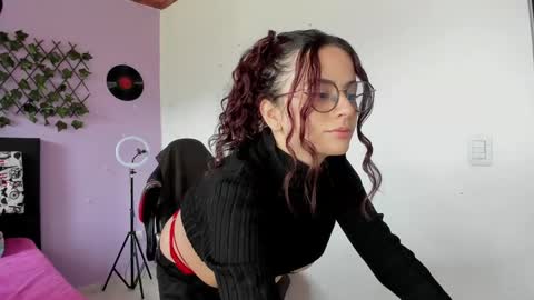 Snapshot of kassandra_james chatting on February 13, 3:14 pm kassandra james online show from February 13, 3:14 pm
