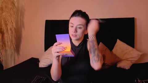 Snapshot of kassandra_james chatting on December 19, 1:18 pm kassandra james online show from December 19, 1:18 pm