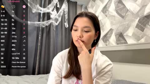 Kira online show from November 1, 9:44 am