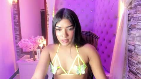 Snapshot of kassy_stone chatting on July 5, 4:19 am kassy Stone online show from July 5, 4:19 am