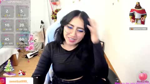 Snapshot of kat_ly_chan chatting on December 19, 10:00 pm Kat online show from December 19, 10:00 pm