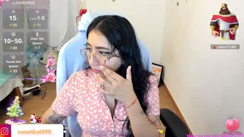 Snapshot of kat_ly_chan chatting on December 30, 7:53 pm Kat online show from December 30, 7:53 pm