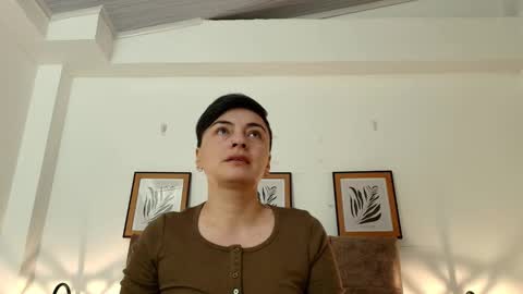 kat paradisse online show from February 17, 11:50 am