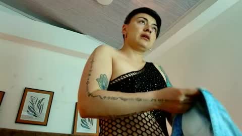 Snapshot of kat_paradisse chatting on May 24, 11:48 am kat paradisse online show from May 24, 11:48 am
