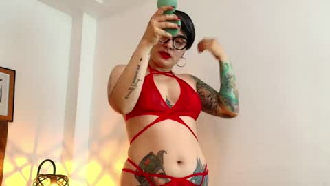 Snapshot of kat_paradisse chatting on June 3, 2:33 pm kat paradisse online show from June 3, 2:33 pm