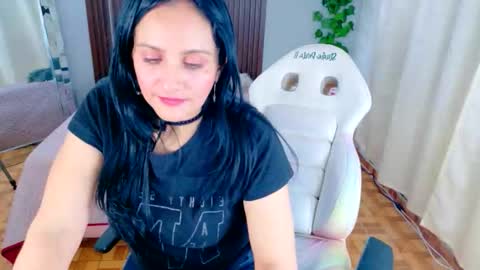 Snapshot of kataleya_29 chatting on November 11, 4:29 pm kate online show from November 11, 4:29 pm