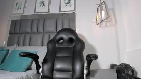 kataleya_west online show from May 16, 7:56 pm