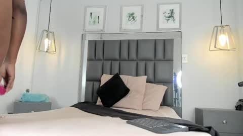 kataleya_west online show from May 19, 6:47 pm
