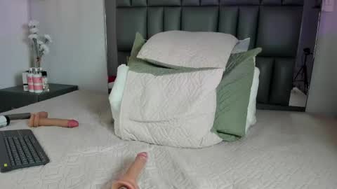 kataleya_west online show from June 5, 9:09 pm