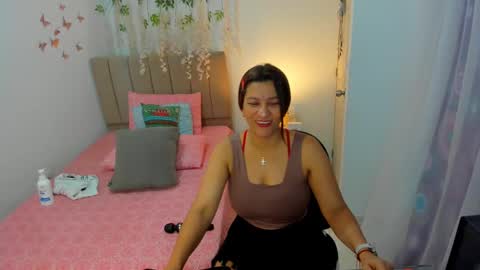 Snapshot of kataleyarios01 chatting on January 22, 2:26 am kataleyarios01 online show from January 22, 2:26 am