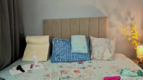 Snapshot of kataleyarios01 chatting on March 5, 12:50 am kataleyarios01 online show from March 5, 12:50 am