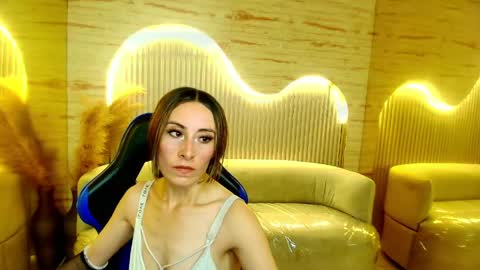 Snapshot of katalina_r chatting on May 9, 8:03 pm Katalina online show from May 9, 8:03 pm