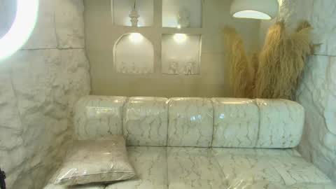 Snapshot of katalina_r chatting on May 23, 8:35 pm Katalina online show from May 23, 8:35 pm