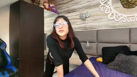   online show from April 29, 9:43 pm