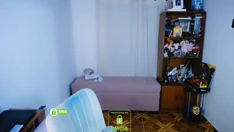 Snapshot of katara_a chatting on December 13, 10:55 pm Maca online show from December 13, 10:55 pm