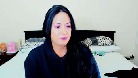 Snapshot of katarina_synnn chatting on January 12, 2:44 pm kata online show from January 12, 2:44 pm