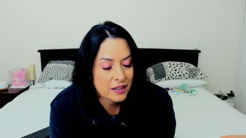 Snapshot of katarina_synnn chatting on February 21, 1:34 pm kata online show from February 21, 1:34 pm