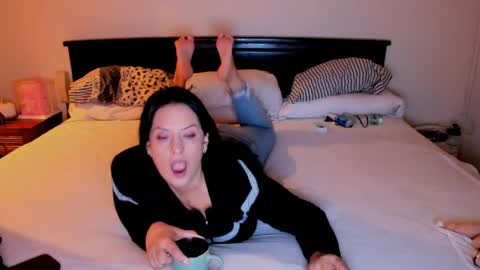 Snapshot of katarina_synnn chatting on May 24, 2:11 pm kata online show from May 24, 2:11 pm