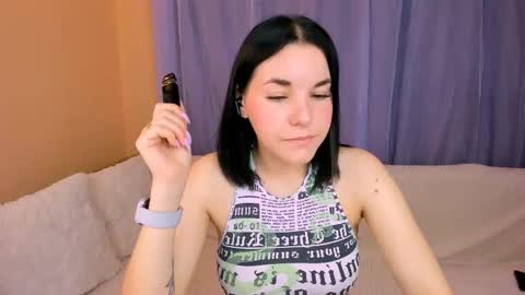 Snapshot of kate_ree_ chatting on June 6, 6:40 am KATE online show from June 6, 6:40 am