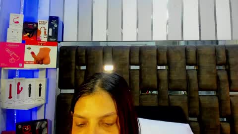 Snapshot of kate_roose chatting on June 7, 9:07 pm kate_roose online show from June 7, 9:07 pm