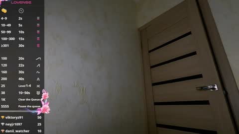 Snapshot of kate_swon chatting on December 22, 3:44 am Kate online show from December 22, 3:44 am