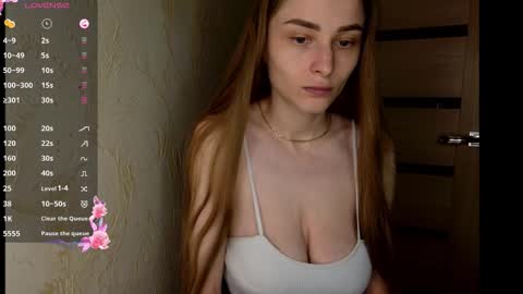 Snapshot of kate_swon chatting on September 15, 12:43 am Kate online show from September 15, 12:43 am