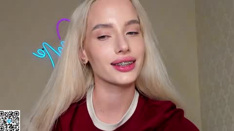 Snapshot of katebremar chatting on December 14, 12:44 am online show from December 14, 12:44 am