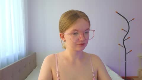 katebunnys online show from June 8, 4:13 am