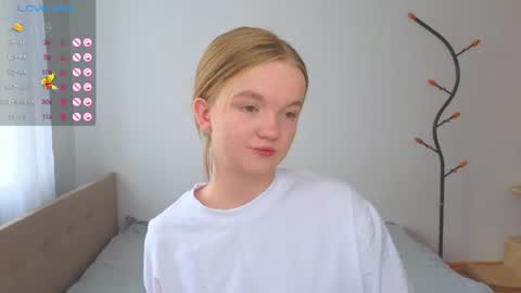 katebunnys online show from July 3, 5:03 am