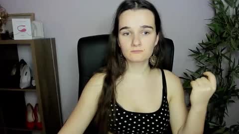 Kate  online show from December 8, 2:30 pm