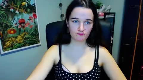 Kate  online show from December 15, 5:31 pm