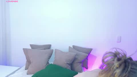 Snapshot of katejolie chatting on June 11, 6:00 am Help me with rate thanks online show from June 11, 6:00 am
