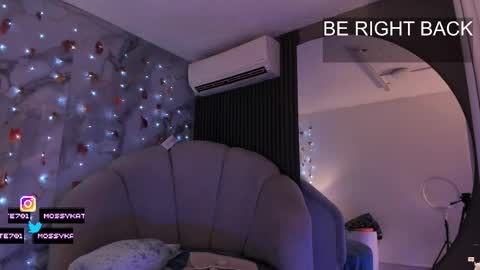 Im Katherine but call me Kate  online show from November 23, 12:27 pm