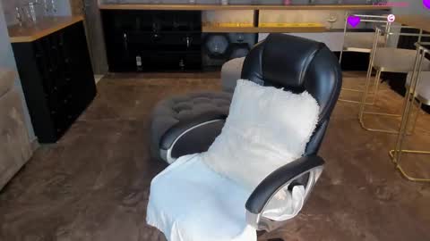 Snapshot of kateowens chatting on March 12, 10:26 am Kate Owens online show from March 12, 10:26 am