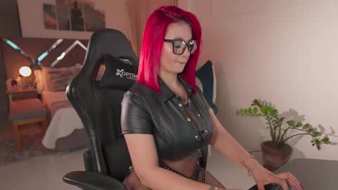 Snapshot of kateowens chatting on October 25, 10:34 am Kate Owens online show from October 25, 10:34 am