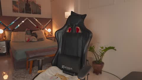  Kate Owens  online show from February 18, 12:12 pm