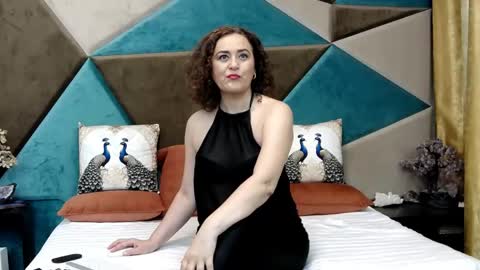 Snapshot of katequeenx chatting on June 8, 10:54 pm KateQueenston -- online show from June 8, 10:54 pm